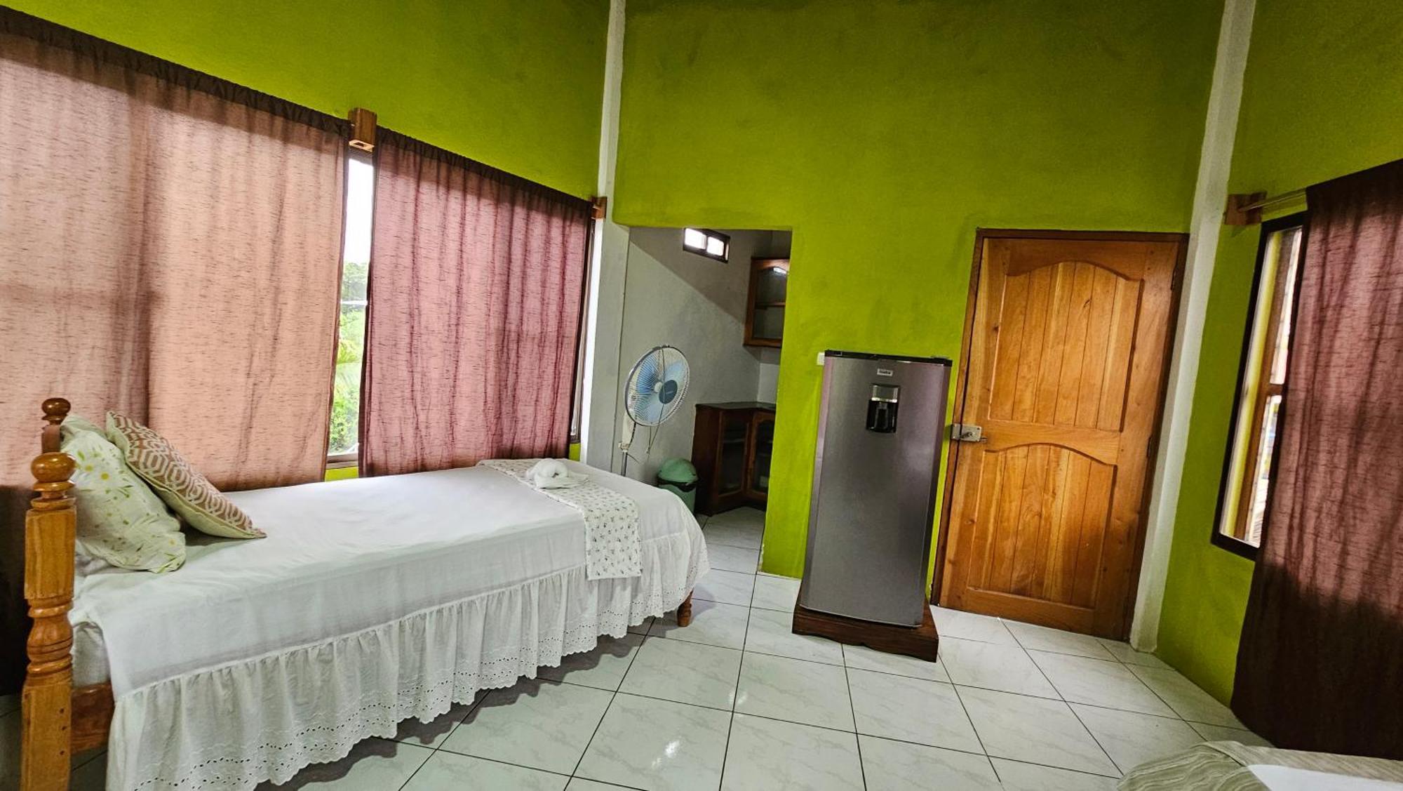 Hotel Restaurante Cocos