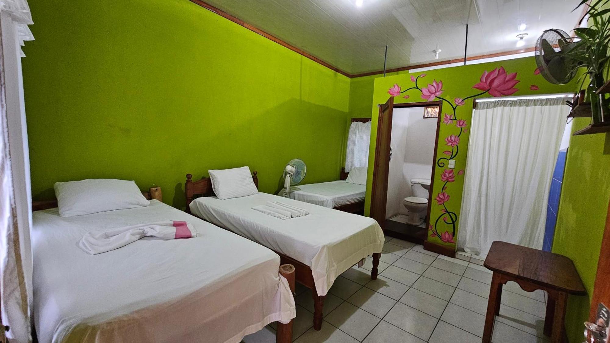 Hotel Restaurante Cocos *